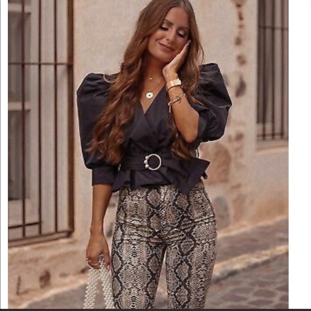 Zara gray and black snakeskin pants size 6